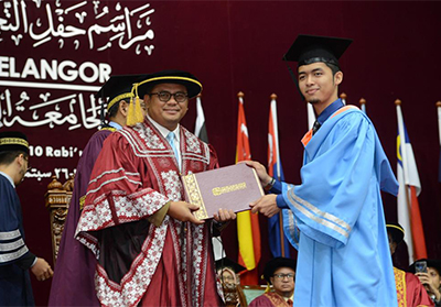 Menteri Besar Selangor Hadir Rasmikan Majlis Konvokesyen UIS Sidang Ke-3 Kali Ke-26